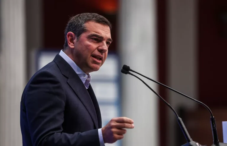 Τσίπρας: «Είμαι 48 χρονών, δεν έχω ξαναδεί πρωθυπουργό να αρνείται να πάει στη Βουλή – Να ορίσει ημερομηνία εκλογών»