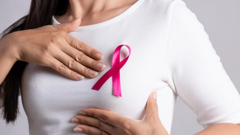 breast cancer how to check 768x432 1