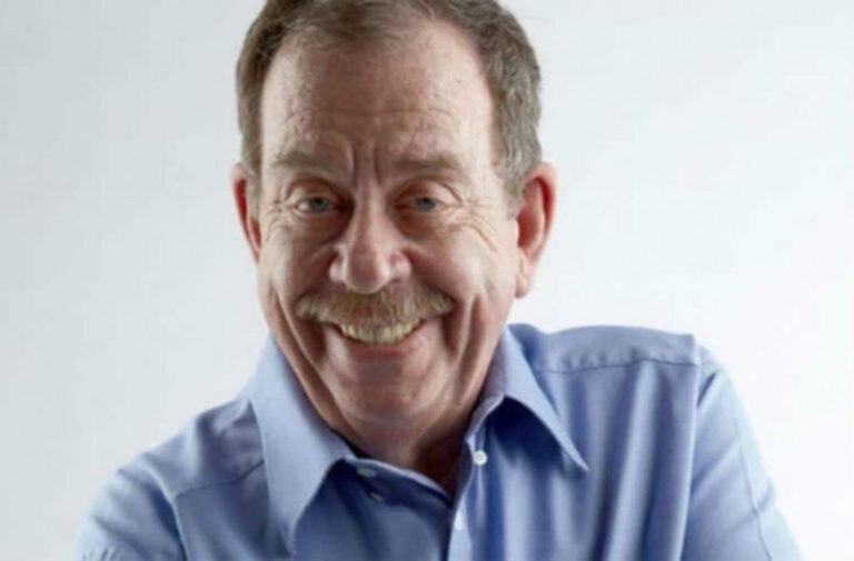 Δύσκολες ώρες στην εντατική για τον Ηλία Μαμαλάκη