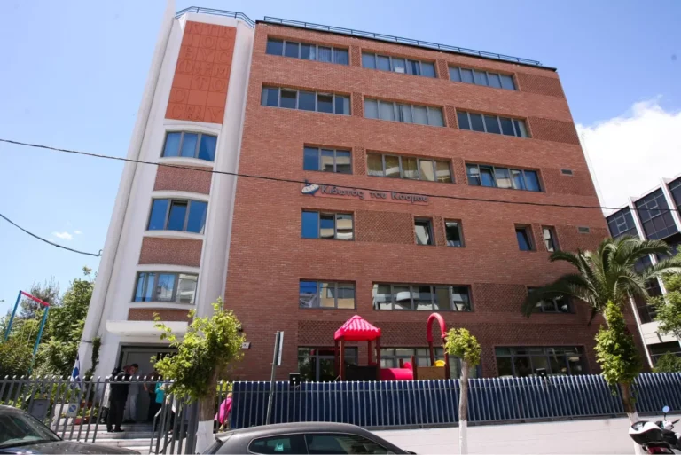 «Κιβωτός του Κόσμου» – «Δεν θα τολμήσεις να μιλήσεις γιατί με έχεις ανάγκη»