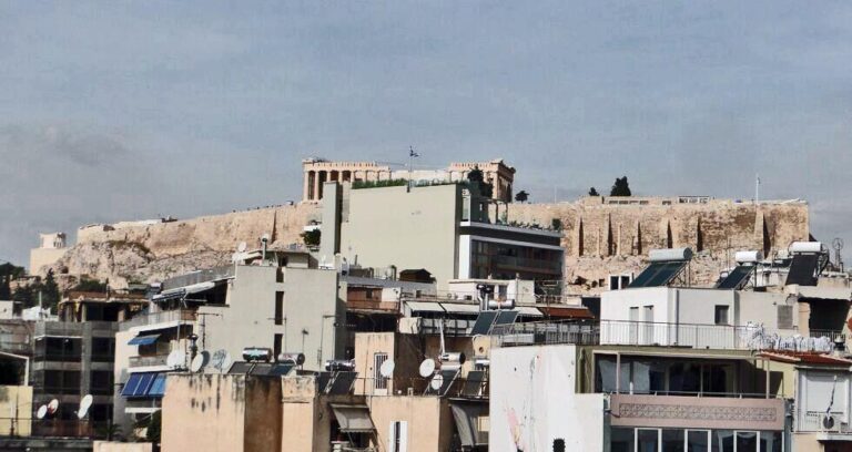 Αντίστροφη μέτρηση για την κατεδάφιση δύο ορόφων του ξενοδοχείου που κρύβει την Ακρόπολη