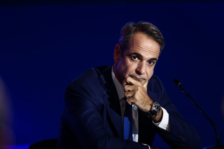 Δημοσκόπηση – «Βόμβα»: Το 50% ζητά παραίτηση Μητσοτάκη λόγω υποκλοπών