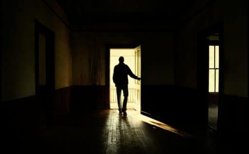 Πήγα να πάρω τα παιδιά από το σχολείο και όταν επέστρεψα στο σπίτι, ο άντρας μου, μας είχε εγκαταλείψει