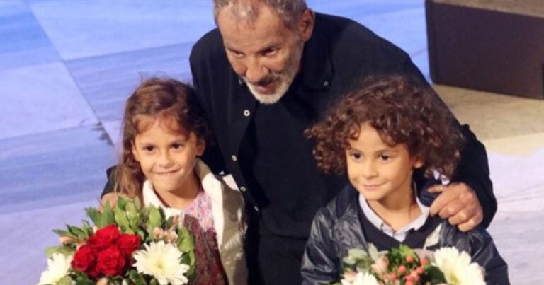 «Χρόνια πολλά Μαρία Ιζόλδη και Σταύρο!» Τα διδυμάκια των Σαΐα – Ξαρχάκου έγιναν 6 – Η πρώτη τους φωτογραφία