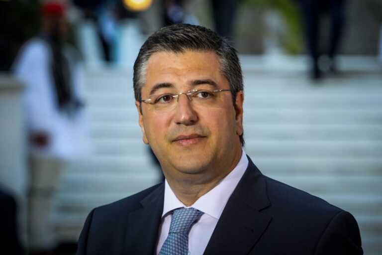 Ακραία πρόκληση των Τούρκων στη Σμύρνη: Κρατούμενος επί 6 ώρες ο Απόστολος Τζιτζικώστας