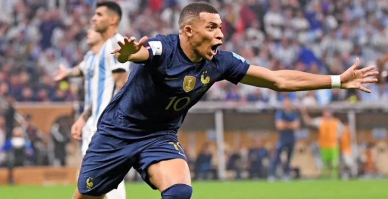 Μουντιάλ 2022: Χατ τρικ ο Εμπαπέ, πρώτος σκόρερ όλων των εποχών σε τελικούς!