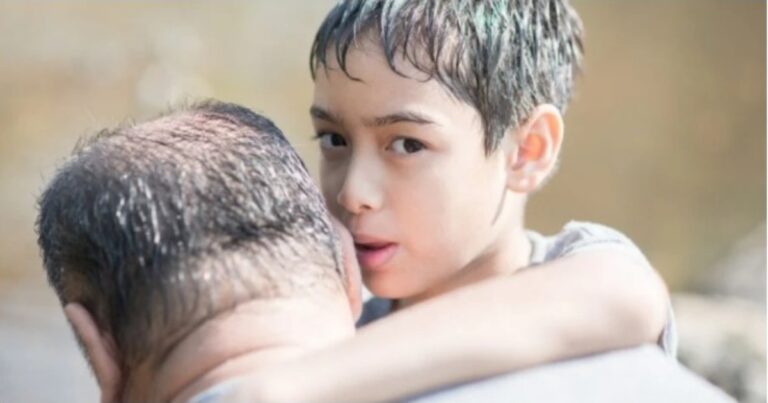 Αν έχεις τέτοιο μπαμπά, τον σφίγγεις πάνω σου σαν φυλαχτό και προσεύχεσαι στο Θεό να τον προσέχει