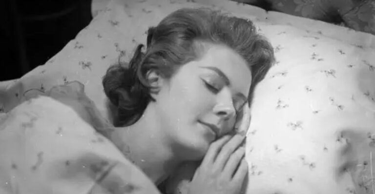 Οι γυναίκες χρειάζονται περισσότερο ύπνο γιατί έχουν πιο σύνθετο εγκέφαλο