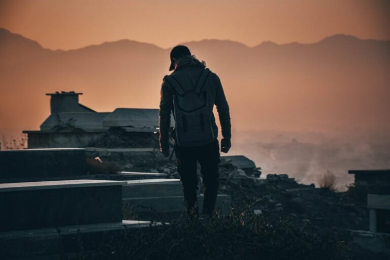 Η μοίρα του αχάριστου είναι στο τέλος να μείνει μόνος