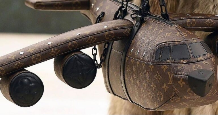 Η νέα τσάντα-αεροπλάνο της Louis Vuitton κοστίζει περισσότερο και από το να αγόραζες το πραγματικό 