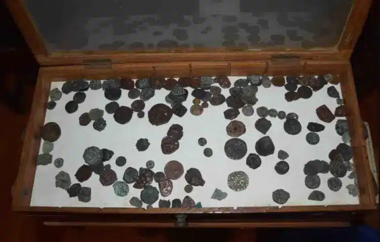 mpikan sto spiti kai ton vrikan nekro pagosan oloi me to megalo mystiko poy ekryve gia chronia sti naxo 3