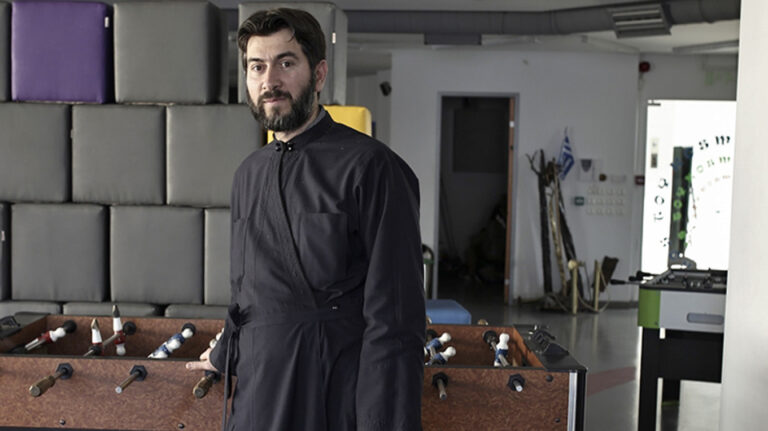 Κιβωτός του Κόσμου: Επίθεση σε κυβέρνηση και Ιερώνυμο από τους δικηγόρους του πατέρα Αντωνίου