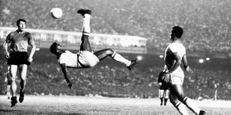 Πελέ: Τα δέκα πιο απίθανα γκολ του «βασιλιά» που πέρασε στην αιωνιότητα