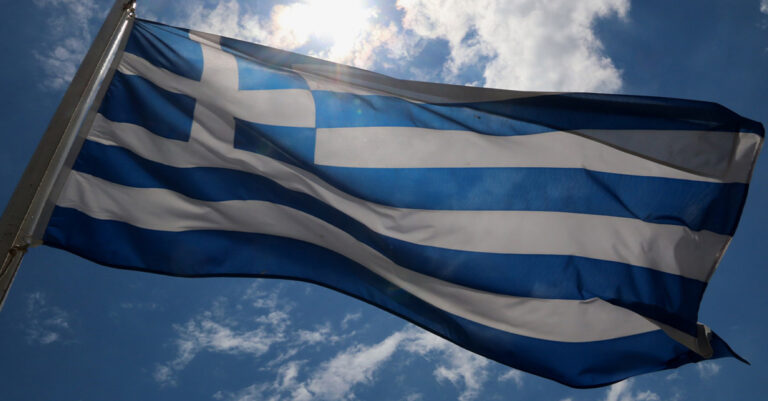 Σαν Σήμερα: 1822, η Γαλανόλευκη καθιερώνεται ως επίσημη σημαία μας
