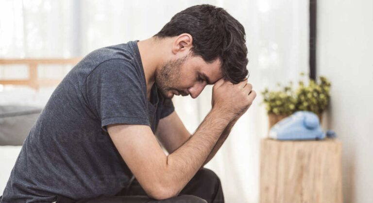 Πήγα διακοπές με τους φίλους μου και έκανα σeξ με πολλές γυναίκες. Να το πω στη κοπέλα μου;