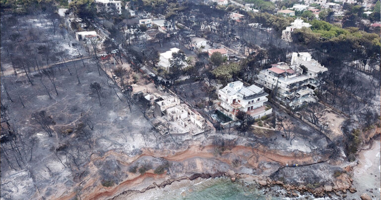«Νόμιζα ότι ήταν ξύλα που καιγόντουσαν. Ήταν οι γονείς μου»: Συγκλονίζει μάρτυρας στη δίκη για την τραγωδία στο Μάτι