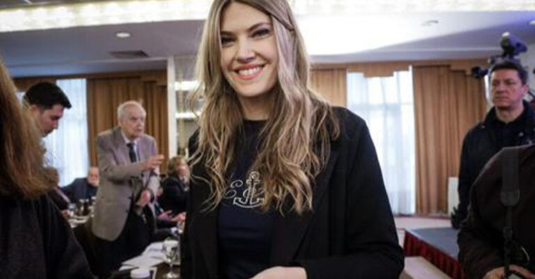 «Έγκυος στο δεύτερο παιδί της μέσα στην φυλακή η Εύα Καϊλή»: Το δημοσίευμα για την εγκυμοσύνη της