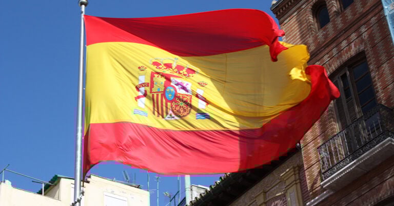Ισπανία: Κατάργηση του ΦΠΑ στα είδη πρώτης ανάγκης και επίδομα 200 ευρώ σε όσους έχουν ανάγκη