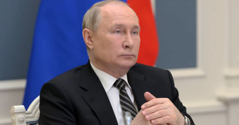 Ρωσία: Η σπάνια, δημόσια εμφάνιση της Αλίνα Καμπάεβα, της «ερωμένης», του Πούτιν στα εγκαίνια γυμναστηρίου