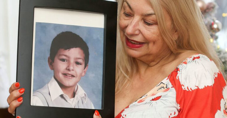 Το καλύτερο δώρο Χριστουγέννων για μαμά – Βρήκε τον γιο της ζωντανό μετά από 10 χρόνια