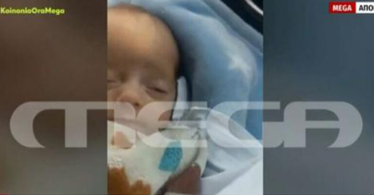 «Κοίτα τα ματάκια του, ξύπνησε» – Συγκλονίζει ο αστυνομικός που έσωσε βρέφος κάνοντάς του ΚΑΡΠΑ