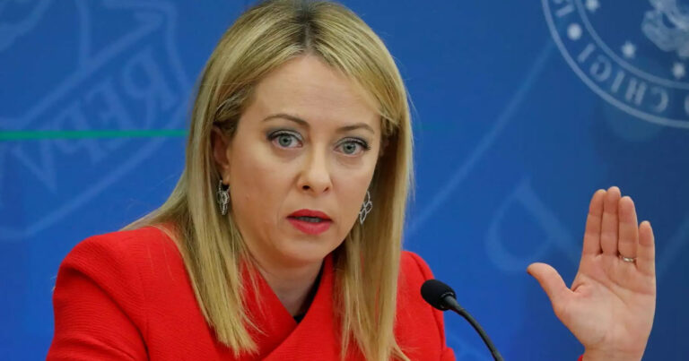 Ιταλία: Η Μελόνι λέει «όχι» στις συναλλαγές με κάρτα για μικρά ποσά