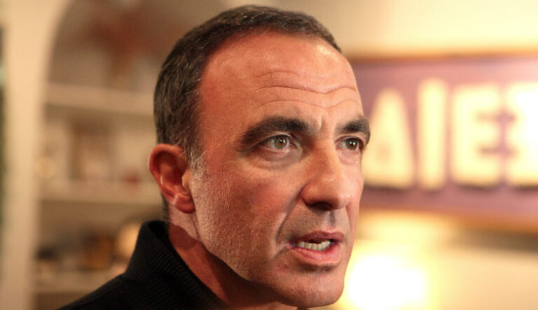 Νίκος Αλιάγας : «Δούλευα νύχτες ατελείωτες. Ζούσα σε μια σοφίτα 6 τμ χωρίς νερό. Δεν αισθανόμουν φτωχός»