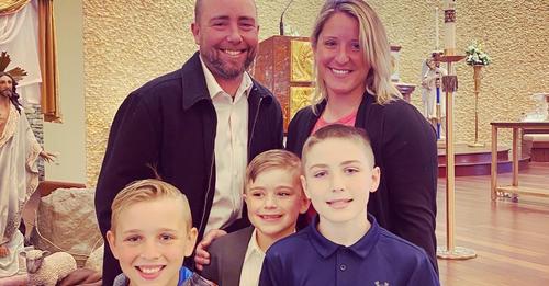 Τραγωδία: Ξεκληρίστηκε οικογένεια ανήμερα Χριστουγέννων από χριστουγεννιάτικο δέντρο