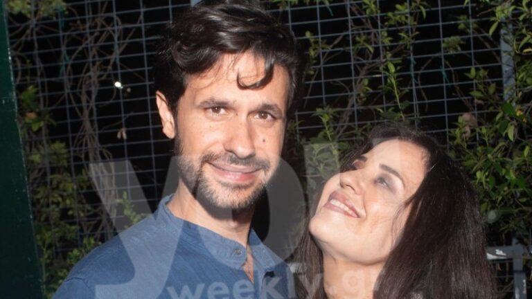 Αγκαλιά πριν από 32 χρόνια δίπλα στο χριστουγεννιάτικο δέντρο – Σπάνια φωτογραφία της Τζομπανάκη με τον Αυγουστίδη