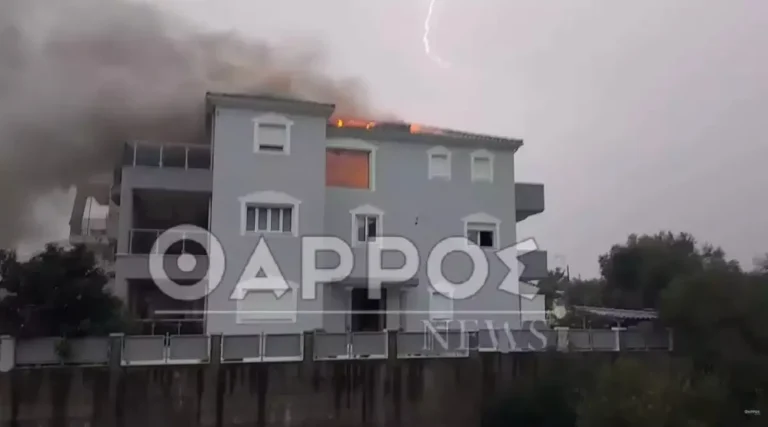 Καλαμάτα: Σπίτι έπιασε φωτιά από κεραυνό – Δείτε βίντεο