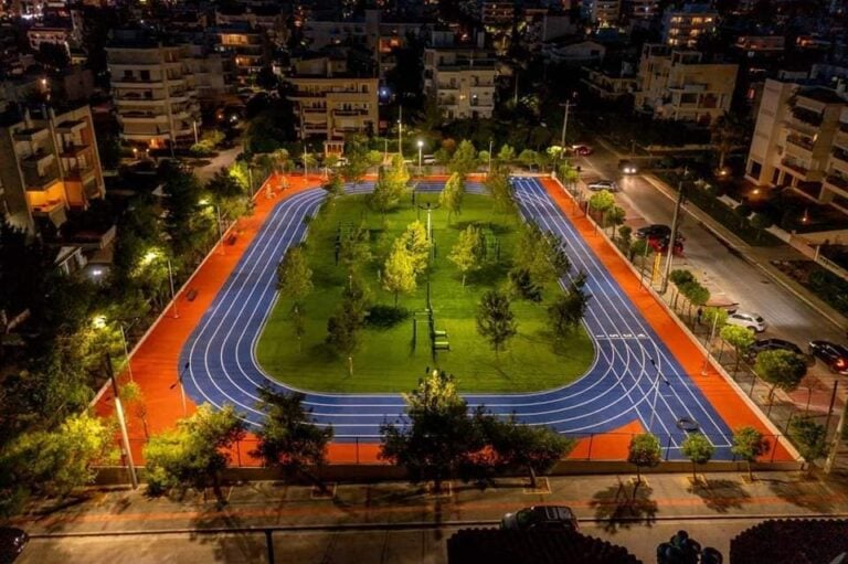 Ένα οικοδομικό τετράγωνο στη Γλυφάδα μετατράπηκε σε γήπεδο στίβου