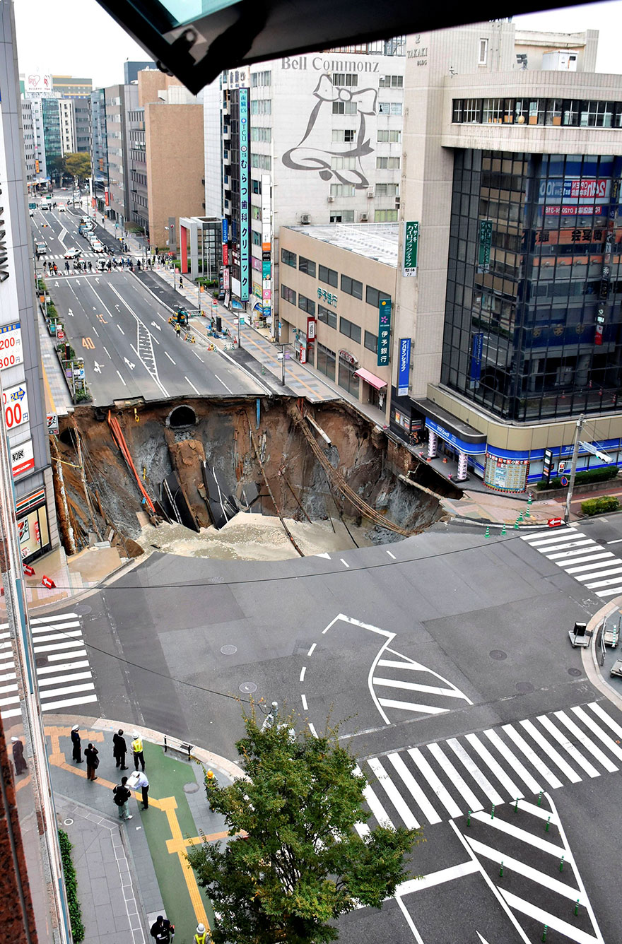 sinkhole-fix-fukuoka-japan-1