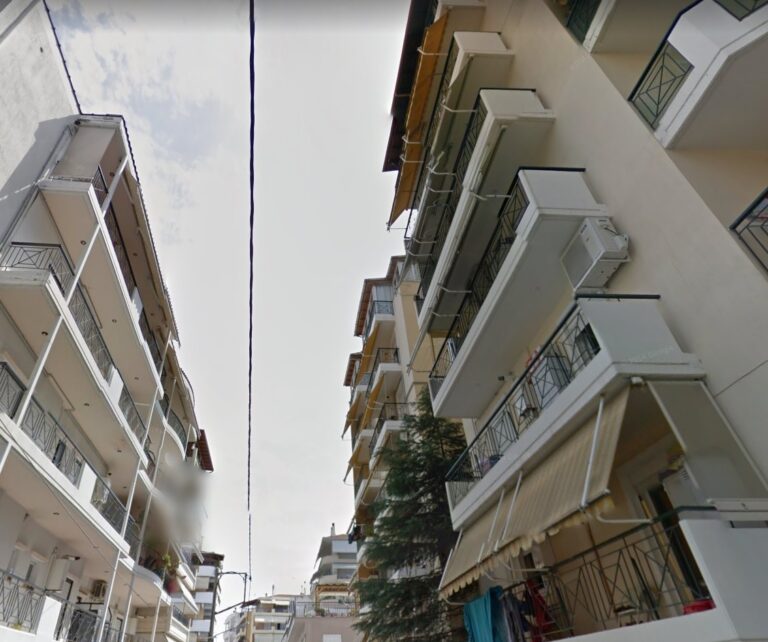 Σπαραγμός στη Λάρισα – Νεκρή η 40χρονη που έπεσε στο κενό. Έγινε μητέρα πριν από λίγες ημέρες