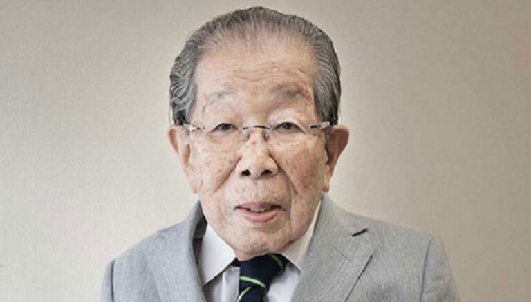 105χρονος Ιάπωνας γιατρός για την μακροζωία: «Μην παίρνετε σύνταξη»