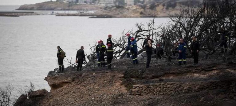 Δίκη Μάτι: «Άφησα το παιδί τον 23χρονο γιο μου νεκρό στη θάλασσα για να σώσω τη κόρη μου – Ήθελα να ουρλιάξω»