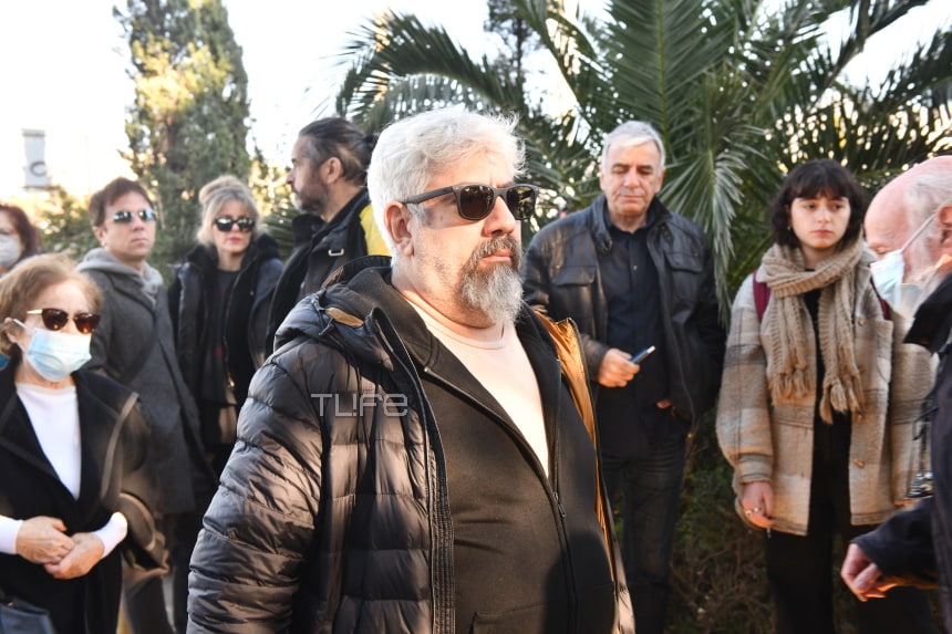 Νότης Μαυρουδής: Τραγική φιγούρα η σύζυγός του στην κηδεία του συνθέτη 14 dsc 5234