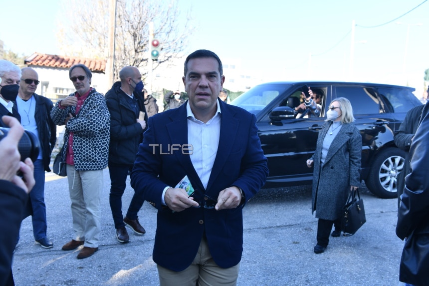 Νότης Μαυρουδής: Τραγική φιγούρα η σύζυγός του στην κηδεία του συνθέτη 8 dsc 5277