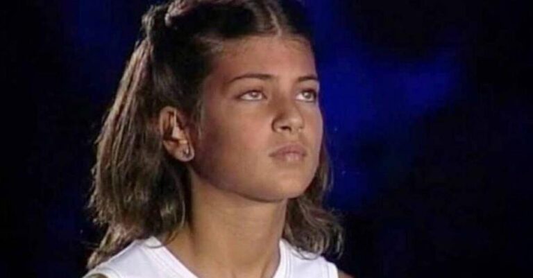 Επιστήμονας και κούκλα: Έτσι είναι σήμερα το κοριτσάκι που έσβησε την φλόγα το 2004