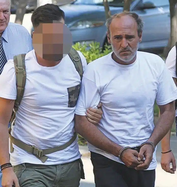 Βγαίνει από τη φυλακή η φόνισσα του Κορωπίου – Κατακρεούργησε τη γυναίκα του εραστή της μπροστά στα παιδιά 3 f2 2 696x733 1