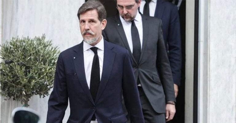 Φουντώνουν οι φήμες για εμπλοκή του Παύλου στην πολιτική σκηνή της Ελλάδας