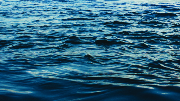 Θαλασσινό νερό: Δε φαντάζεστε πόσες ασθένειες ή παθήσεις θεραπεύει η κολύμβηση