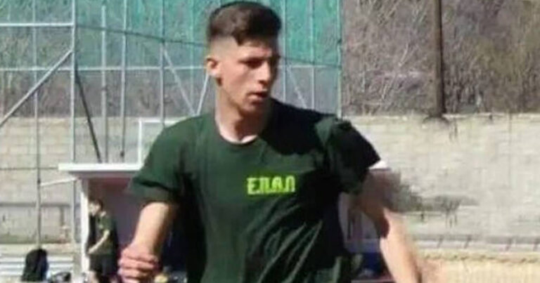 Καρδίτσα: «Έπαθε ανακοπή και έσβησε, δεν γνωρίζαμε για πρόβλημα υγείας», λέει συγγενής του 20χρονου ποδοσφαιριστή που κατέρρευσε κατά τη διάρκεια αγώνα