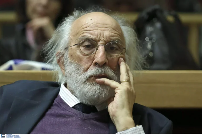 Λυκουρέζος για τέως βασιλιά Κωνσταντίνο: «Θα έπρεπε να κηδευτεί με τιμές αρχηγού κράτους»