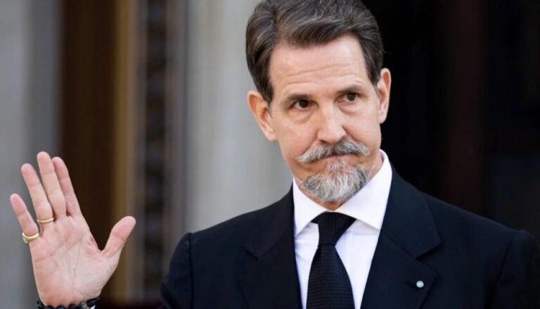«Ο Παύλος ιδρύει βασιλικό κόμμα» – Άνω κάτω η Ελλάδα πριν τις εκλογές