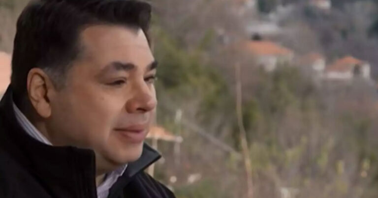 Ο Τζόρτζ Τσούνης «επέστρεψε» με δάκρυα στις ρίζες του: «Θα έμενα εδώ σε μια καλύβα, αν είχα τον πατέρα μου πίσω»