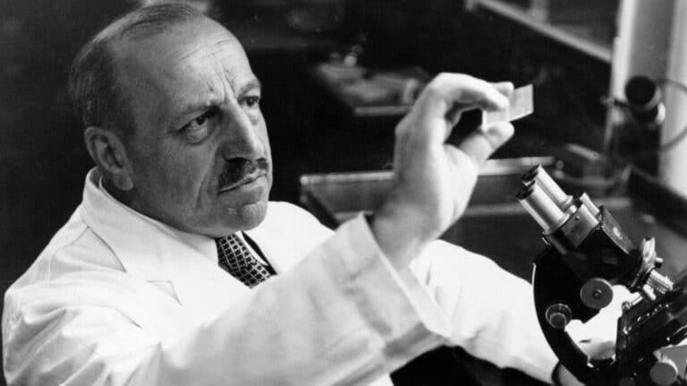 Γεώργιος Παπανικολάου: Ο άνθρωπος που όλες οι γuναίκες οφεiλουν εuγνωμοσύνη