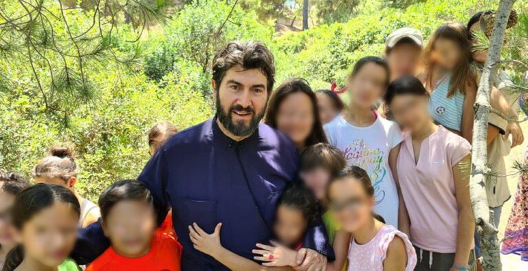 Θέλω να αθωωθεί ο Πατήρ Αντώνιος