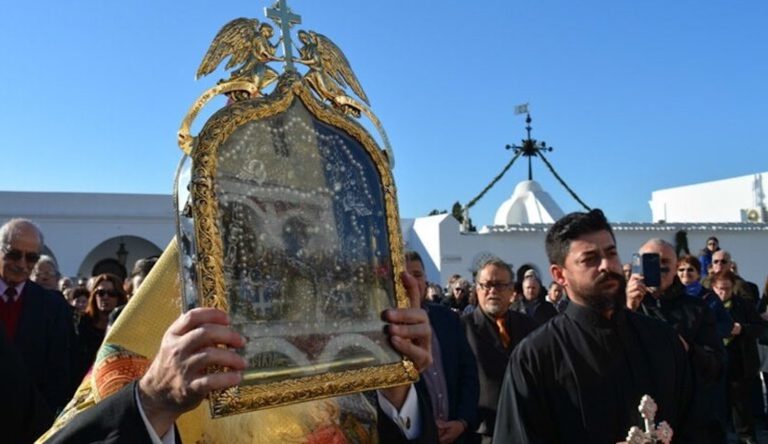 Σαν σήμερα: Βρέθηκε η εικόνα της Παναγίας της Τήνου μετά από όραμα μοναχής