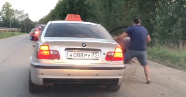 Οδηγός ταξί πετάει έξω πελάτη επειδή έριξε σκουπίδια από το παράθυρο