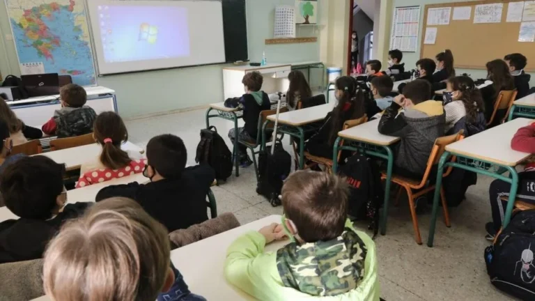 Μαθητές πλήρωσαν κρυφά εισιτήριο θεάτρου για συμμαθητή τους που δεν είχε τα χρήματα